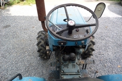 ขาย รถไถตีดินนั่งขับ MITSUBISHI D1600FD  16 แรง ขับ 4 นำเข้าจากญี่ปุ่น สภาพพร้อมใช้งาน  ขนาดใบตี 140 ซม.ล้อ 110 ซม. ราคา 89,000