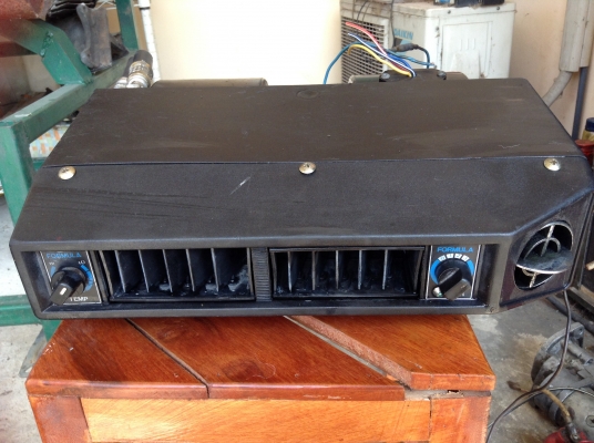 ขายตู้แอร์แขวนหน้าปรับได้แบบสองช่อง 1250 บาท