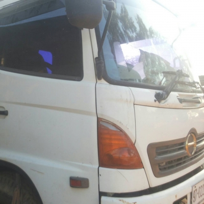 ขายด่วนครับ HINO  MESA 260 ปี 48 พื้นเรียบ ติดเครน SUPPER 5.9 TON พร้อมใช้ครับ