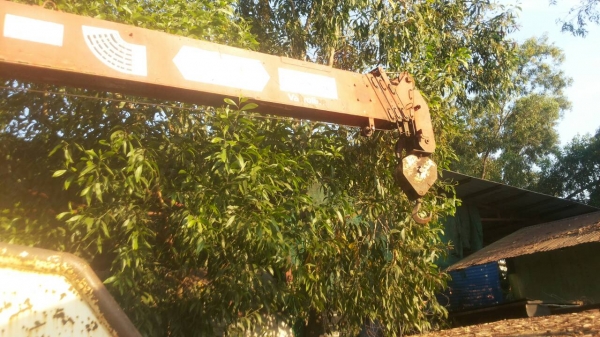 ขายด่วนครับ HINO  MESA 260 ปี 48 พื้นเรียบ ติดเครน SUPPER 5.9 TON พร้อมใช้ครับ