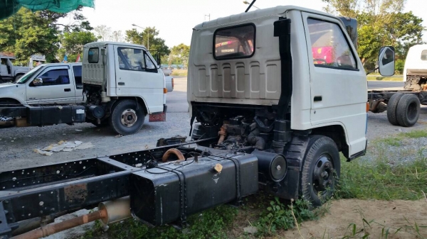 ขาย ISUZU 6 ล้อ NKR 110 สภาพดี