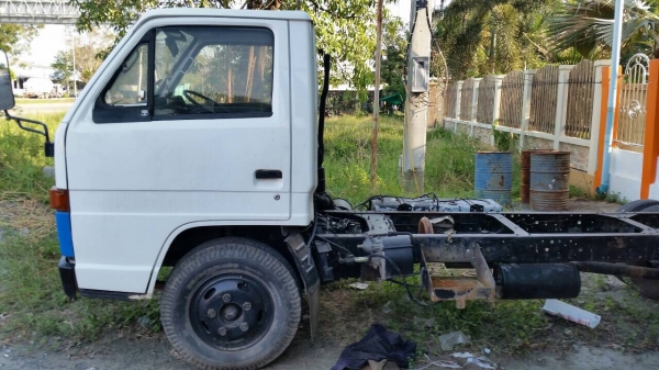 ขาย ISUZU 6 ล้อ NKR 110 สภาพดี