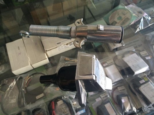 ปลั๊กไฟ 7 way ตัวผู้+ตัวเมีย ของใหม่