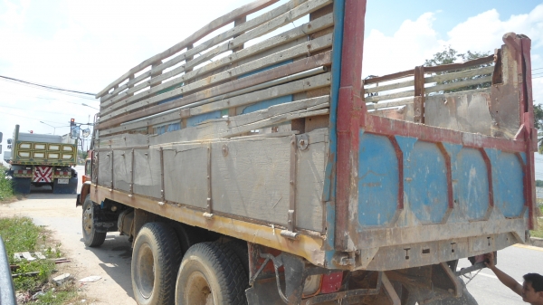 ฮีโน่่  195 เทอโบมี  สโล พร้อมดั้ม ช่วงล่างเดิมสองเพลา