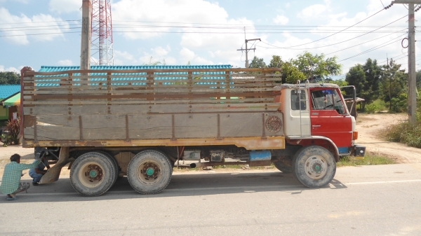 ฮีโน่่  195 เทอโบมี  สโล พร้อมดั้ม ช่วงล่างเดิมสองเพลา