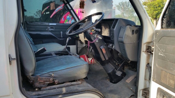 ขาย ISUZU 6 ล้อ NPR เครื่อง 115 แรง