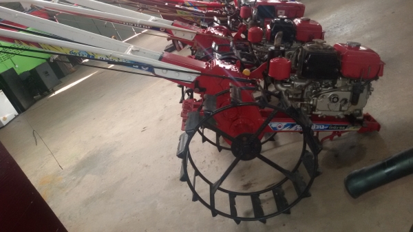 ขายเครื่อง อีที70 พร้อมโครงบิกจิ๋ว สภาพพร้อมใช้งานราคาเป็นกันเอง