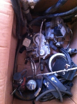 ขายถัง ngv ถอดจากรถบรรทุก มี5ถัง ถังละ 4,000 * มีของแถม