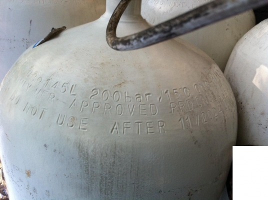 ขายถัง ngv ถอดจากรถบรรทุก มี5ถัง ถังละ 4,000 * มีของแถม