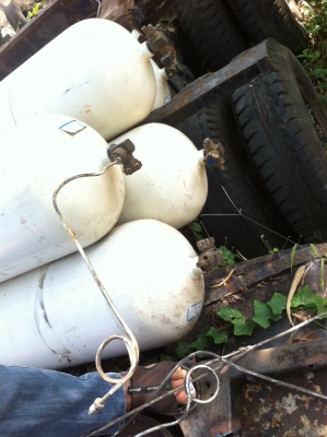 ขายถัง ngv ถอดจากรถบรรทุก มี5ถัง ถังละ 4,000 * มีของแถม