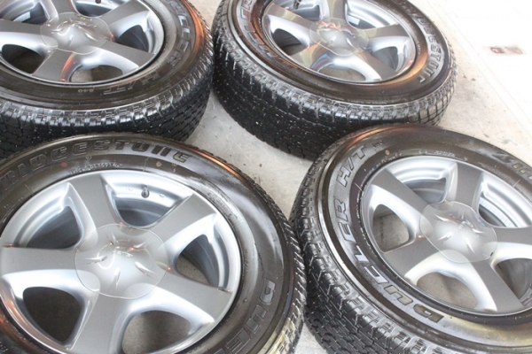 ชุดที่ 1 ล้อวีคอสป้ายแดงพร้อมยาง ล้อสีเทา-ดำ เอ็กซ์ซีรีย์ ราคา 20,500 บาท ชุดที่ 1 ล้อวีคอสป้ายแดงพร้อมยาง ล้อสีเทา-ดำ เอ็กซ์ซีรีย์ ราคา 20,500 บาท