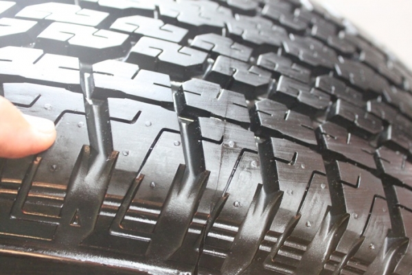 ชุดที่ 1 ล้อวีคอสป้ายแดงพร้อมยาง ล้อสีเทา-ดำ เอ็กซ์ซีรีย์ ราคา 20,500 บาท ชุดที่ 1 ล้อวีคอสป้ายแดงพร้อมยาง ล้อสีเทา-ดำ เอ็กซ์ซีรีย์ ราคา 20,500 บาท