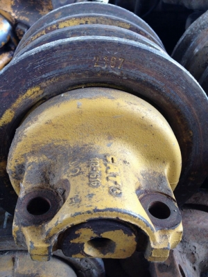 อะไหล่ โรลเลอร์ CAT D4D เก่าญี่ปุ่นแท้ 100\%