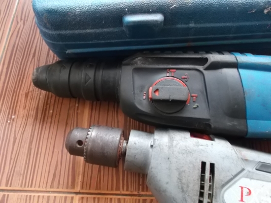 สว่าน 2ตัว ใช้งานได้ปกติ 1600