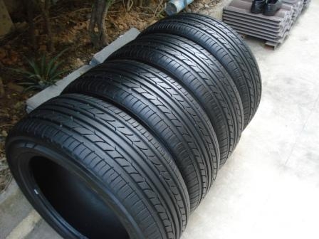 ยาง205-55-16 YOKOHAMAEARTH - 1  1ชุดดอกหนาๆขายถูกๆ