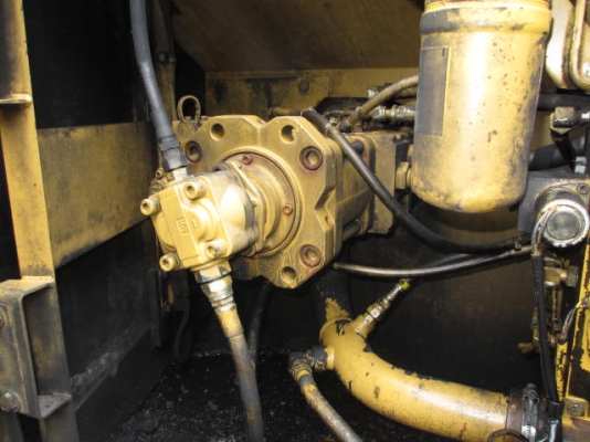 ขายด่วน CATERPILLAR 312  อาร์มพิเศษ  ใบแทรค 70 นำเข้าเองจากญี่ปุ่นสภาพสวยมาก  เครื่องปั้มดี  ราคาคุยกันได้จ้า  ทำสีใหม่พร้อมขายค่ะ