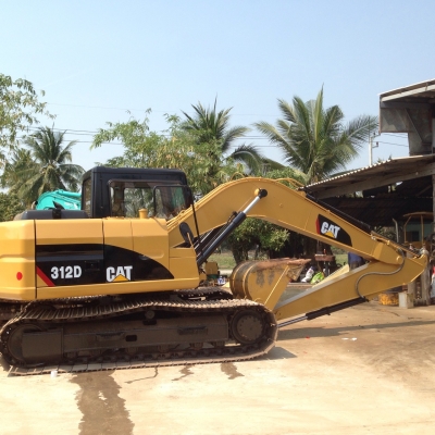 ขายด่วน CATERPILLAR 312  อาร์มพิเศษ  ใบแทรค 70 นำเข้าเองจากญี่ปุ่นสภาพสวยมาก  เครื่องปั้มดี  ราคาคุยกันได้จ้า  ทำสีใหม่พร้อมขายค่ะ
