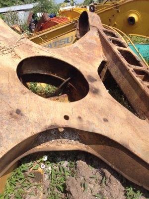 เฟรมล่าง ใส่KOMATSU PC200-5 ตรงรุ่น  ไม่มีรอยเชื่อม ไม่มีรอยผุ มีสนิม ราคา 40,000 บาท เฟรมนอกถอดจากรถญี่ปุ่น  #komatsu PC200-5 #โคมัสสุ #อะไหล่นอกนำเข้า #อะไหล่เก่าญี่ปุ่น#อะไหล่รถแบคโฮ #เฟรมล่างโคมัสสุ #เฟรมล่างPc200 #เฟรมบน#เฟรมkomatsu #ขายเฟรมแมคโค #หา