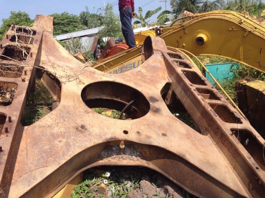 เฟรมล่าง ใส่KOMATSU PC200-5 ตรงรุ่น  ไม่มีรอยเชื่อม ไม่มีรอยผุ มีสนิม ราคา 40,000 บาท เฟรมนอกถอดจากรถญี่ปุ่น  #komatsu PC200-5 #โคมัสสุ #อะไหล่นอกนำเข้า #อะไหล่เก่าญี่ปุ่น#อะไหล่รถแบคโฮ #เฟรมล่างโคมัสสุ #เฟรมล่างPc200 #เฟรมบน#เฟรมkomatsu #ขายเฟรมแมคโค #หา