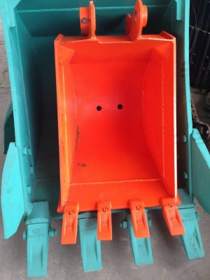 บุ้งกี๋ใหม่ Hitachi40 ราคาลูกละ 13,000 บาท  บุ้งกี๋ขุดวางท่อสามารสั่งทำตามสเปคได้ค่ะ สนใจติดต่อคุณนิว  โทร : 095-587-7888  : 089-441-7070 แอดไลน์ ID : 0894417070 แอดไลน์ ID : 0955877888