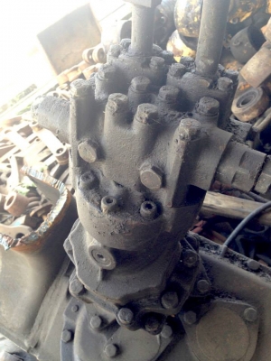 ตัวเดินพร้อมมอเตอร์ KOMATSU 10HT  ตัวเดินเก่าญี่ปุ่นถอดจากรถไม่เคยใช้งานในไทย รับประกันสินค้าเอาไปใส่ใช้ไม่ได้คืนเงินให้ค่ะ  ราคา คู่ละ90,000บาท  ราคาลดได้ สนใจติดต่อคุณนิว  โทร : 095-587-7888  : 089-441-7070 แอดไลน์ ID : 0894417070 แอดไลน์ ID : 095587788