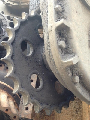 ตัวเดินพร้อมมอเตอร์ KOMATSU 10HT  ตัวเดินเก่าญี่ปุ่นถอดจากรถไม่เคยใช้งานในไทย รับประกันสินค้าเอาไปใส่ใช้ไม่ได้คืนเงินให้ค่ะ  ราคา คู่ละ90,000บาท  ราคาลดได้ สนใจติดต่อคุณนิว  โทร : 095-587-7888  : 089-441-7070 แอดไลน์ ID : 0894417070 แอดไลน์ ID : 095587788