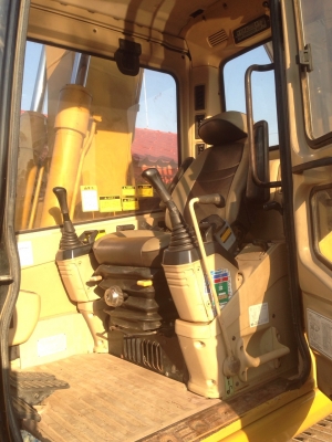 ขายด่วน CATERPILLAR 312  V2  ใบแทรค 60 นำเข้าเองจากญี่ปุ่นสภาพสวยมาก  เครื่องปั้มดี  ราคาคุยกันได้จ้า  มาถึงไทยแล้วจ้า