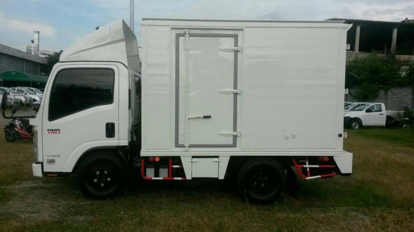 ISUZU NMR 6 ล้อเล็ก