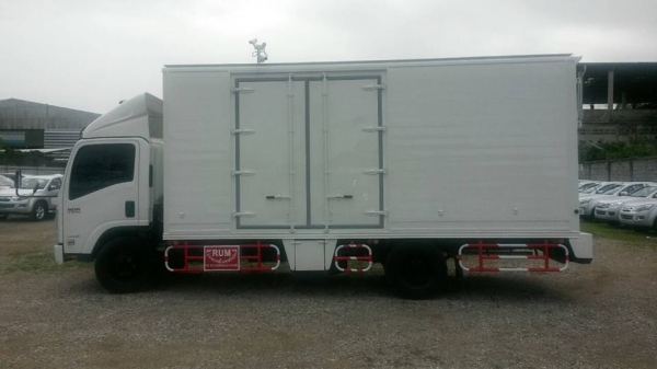 ISUZU NQR 6 ล้อกลาง