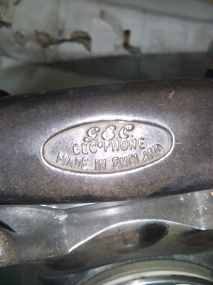 ขายโทรศัพท์เก่าเก็บรุ่นคุณปู่ครับ ของอังกฤษ