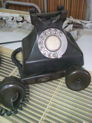 ขายโทรศัพท์เก่าเก็บรุ่นคุณปู่ครับ ของอังกฤษ