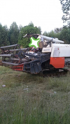 รถเกี่ยวข้าว คูโบต้า