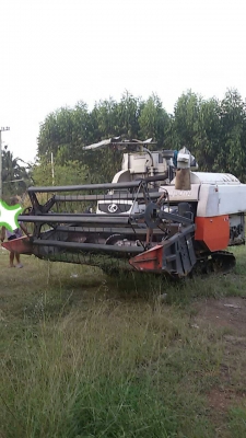 รถเกี่ยวข้าว คูโบต้า