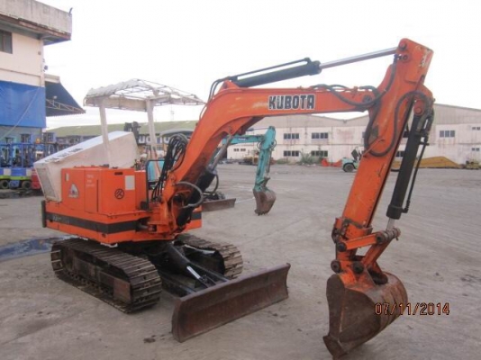 ขายรถขุด KUBOTA  KH-15Hเท่ากับ ขนาด 35 ( อาร์ม ยืดได้ ยาว). รถเก่านอก มีเอกสารแจ้งจำหน่าย. สภาพดีพร้อมใช้งาน เจ้าของขายเอง ติดต่อ นิวส์ 083-4953407, อ้อ 085-8332943