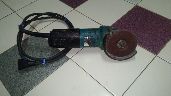 ขายหินเจียขนาดใบ4นิ้วยี่ห้อMakitaรุ่น9553พร้อมใช้งานครับ ขายหินเจียขนาดใบ4นิ้วยี่ห้อMakitaรุ่น9553พร้อมใช้งานครับ