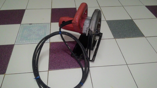 ขายเลื่อยวงเดือนผ่าไม้ขนาดใส่ใบ7นิ้วยี่ห้อMaktecรุ่นmt958พร้อมใช้งาน ขายเลื่อยวงเดือนผ่าไม้ขนาดใส่ใบ7นิ้วยี่ห้อMaktecรุ่นmt958พร้อมใช้งาน