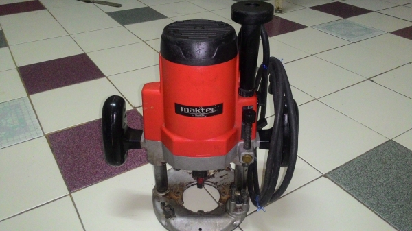 ขายเราเตอร์เซาะร่องมือสองสภาพดียี่ห้อMaktecรุ่นMT360พร้อมใช้งานครับ ขายเราเตอร์เซาะร่องมือสองสภาพดียี่ห้อMaktecรุ่นMT360พร้อมใช้งานครับ