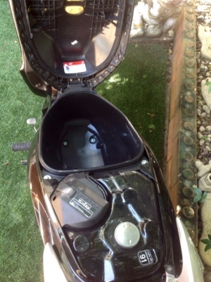 ขายเวฟ 125i หัวฉีด สตาร์ทมือ ล้อแม็ค รถวิ่งแค่แปดพันโล ขายถูกๆช้าอดนะครับรถมีคันเดียวรถใช้เองครับ