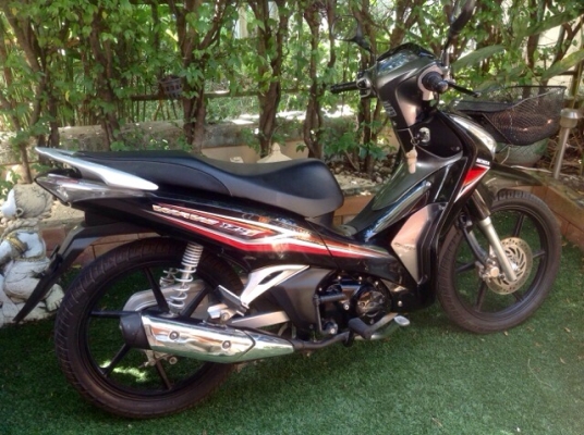 ขายเวฟ 125i หัวฉีด สตาร์ทมือ ล้อแม็ค รถวิ่งแค่แปดพันโล ขายถูกๆช้าอดนะครับรถมีคันเดียวรถใช้เองครับ