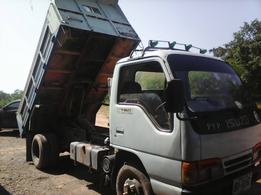 หกล้อดั้ม ISUZU-NKR-110แรง เดิมๆสวย รถห้างแท้ ทะเบึยนพร้อมโอน พร้อมใข้สุดๆ
