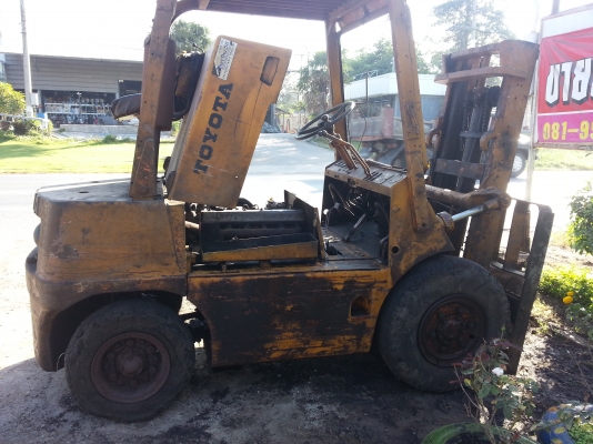 โฟคลิฟ 3.5 ตัน ขายรวม หรือ ซื้อคันเดียว 120000 เครื่อง ดีเซล 6 สูบ ใช้งานได้ดี โฟคลิฟ 3.5 ตัน ขายรวม หรือ ซื้อคันเดียว 120000 เครื่อง ดีเซล 6 สูบ ใช้งานได้ดี