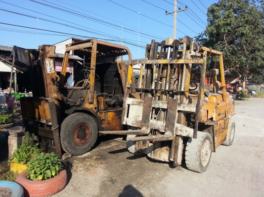 โฟคลิฟ 3.5  ตัน ขายรวม หรือ ซื้อคันเดียว 120000 เครื่อง ดีเซล 6 สูบ ใช้งานได้ดี