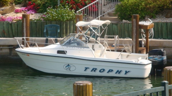 ขายเรือไฟเบอร์ตกปลา  18 ฟุต มีเคบิน เดินได้รอบลำ สภาพดีมั๊กๆ