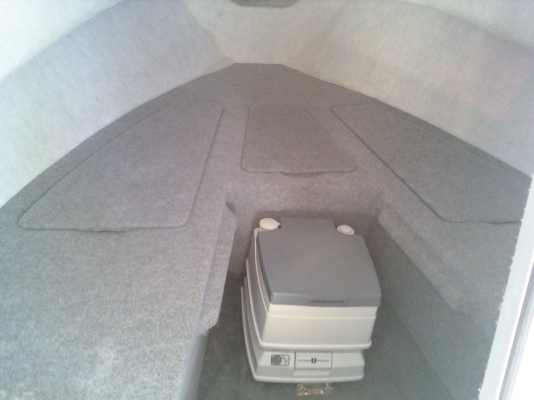 ขายเรือไฟเบอร์ตกปลา  18 ฟุต มีเคบิน เดินได้รอบลำ สภาพดีมั๊กๆ