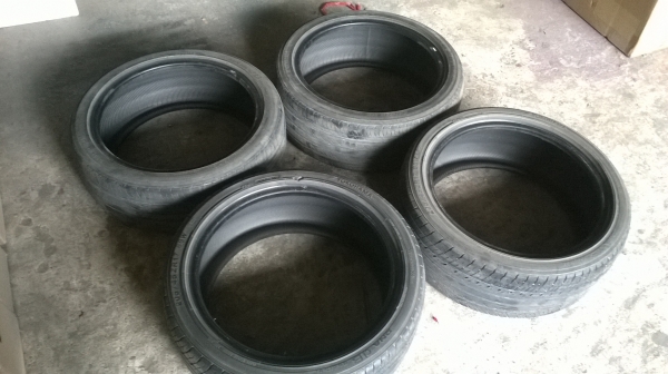 ขายยาง ขอบ17  yokohama  205/45/R17 4เส้น พึ่งถอดออก  2000 บาท ติดต่อ กฤษดา 087-1691151 พระรามเจ็ด