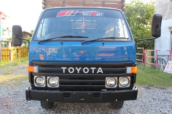 ขายด่วนรถบรรทุก 6 ล้อ TOYOTA Dyna สภาพดี พร้อมใช้งาน