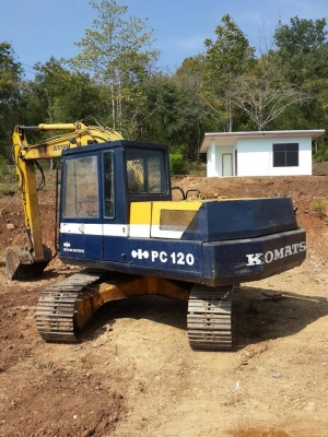 รถขุด KOMATSU PC120-3 มีลายแย๊กซ์ ลดราคาเหลือ 340,000 บาท.