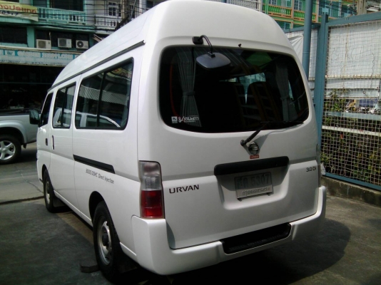 รถตู้หลังคาสูงNISSAN URVAN3.0Dd-iสีขาวปี07 ฟรีดาวน์
