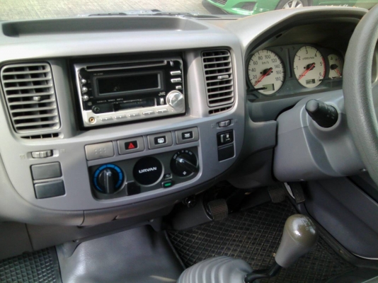 รถตู้หลังคาสูงNISSAN URVAN3.0Dd-iสีขาวปี07 ฟรีดาวน์