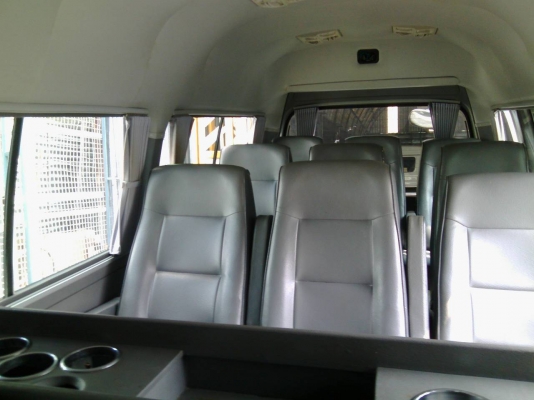 รถตู้หลังคาสูงNISSAN URVAN3.0Dd-iสีขาวปี07 ฟรีดาวน์